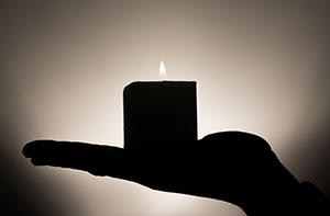hand-candle